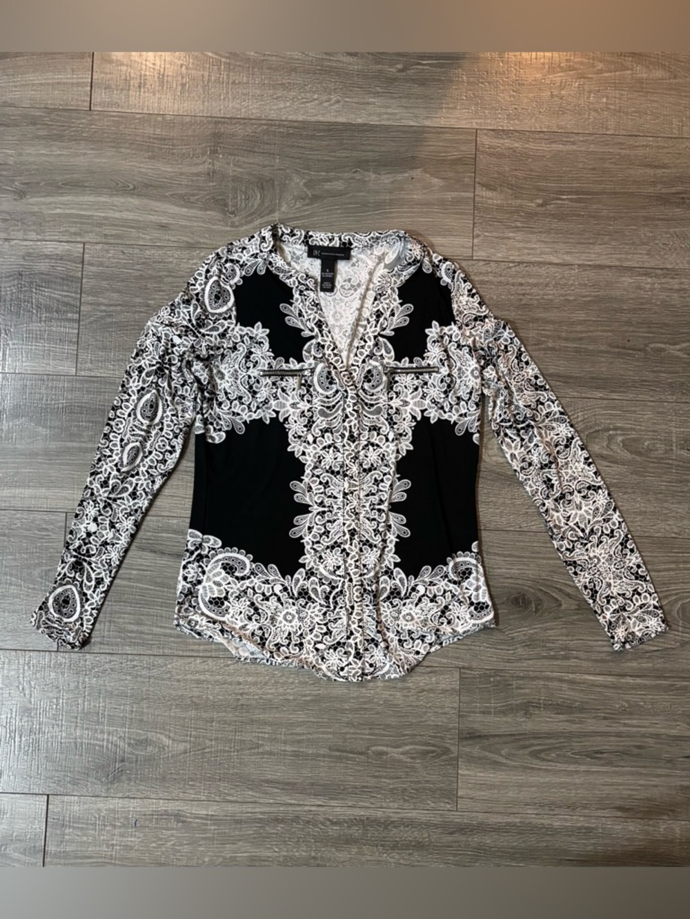 INC INTERNATIONAL CONCEPT BLACK WHITE LACE PRINT BLOUSE ZIP FRONT LONG SLEEVES